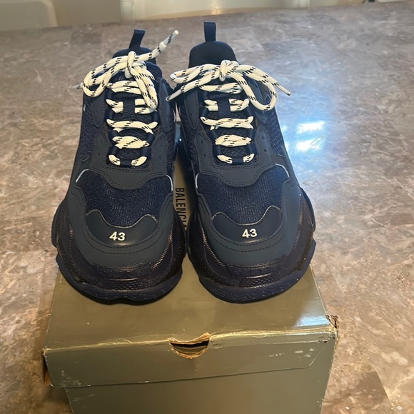 balenciaga triple s navy